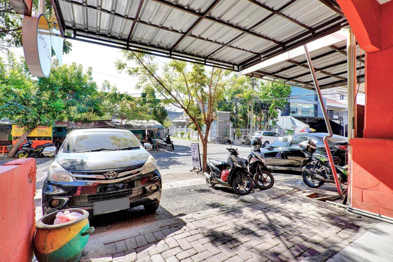 Spot On 90148 Gosepa Mayjend Sungkono Surabaya Exterior photo